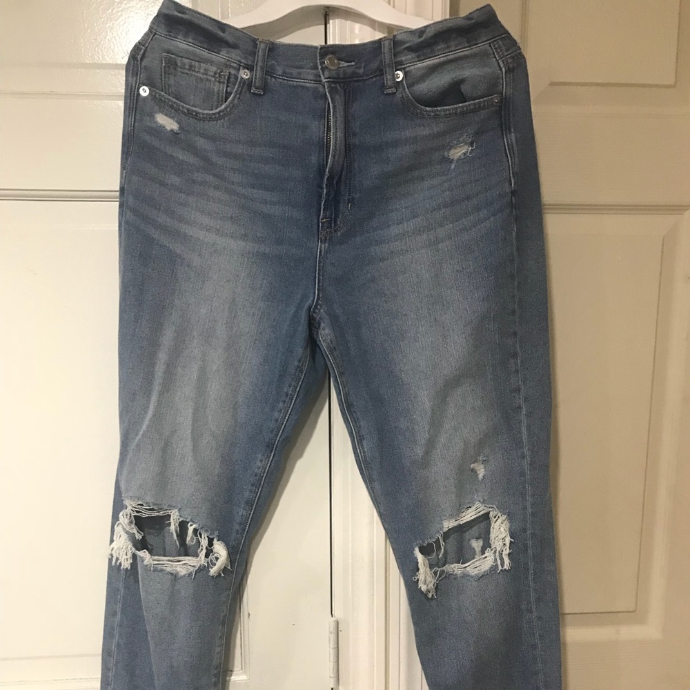 American Eagle mom jeans